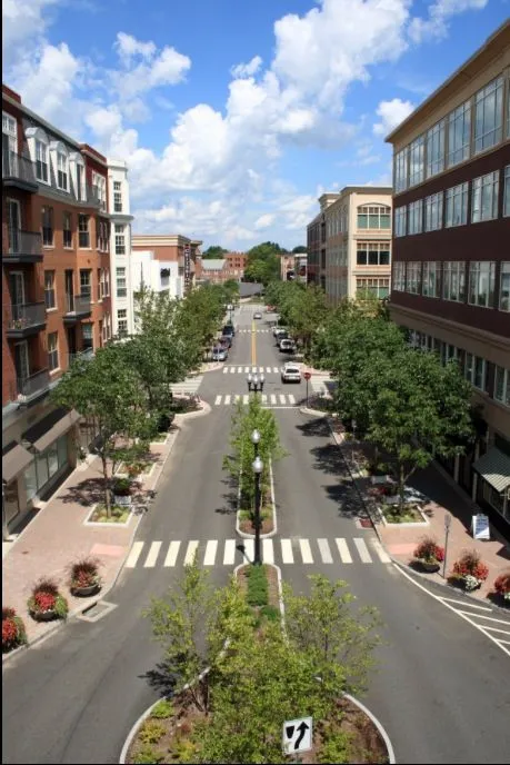 West Hartford combines upscale shopping, dining, parks, and vibrant neighborhoods with timeless charm.